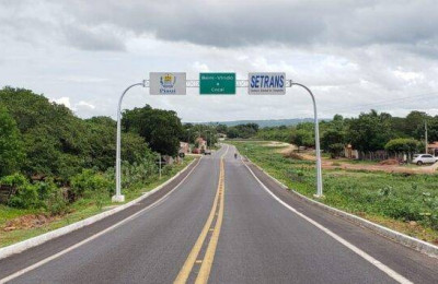 Flora Izabel pede ao DER-PI a sinalização da rodovia que dá acesso a Barra Grande